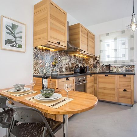 Euphoria Luxury Apartment ファリラキ エクステリア 写真